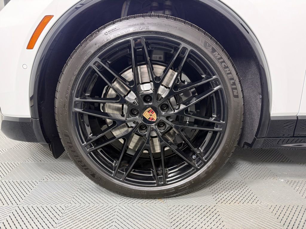 New 2026 Porsche Macan GTS Electric image 12