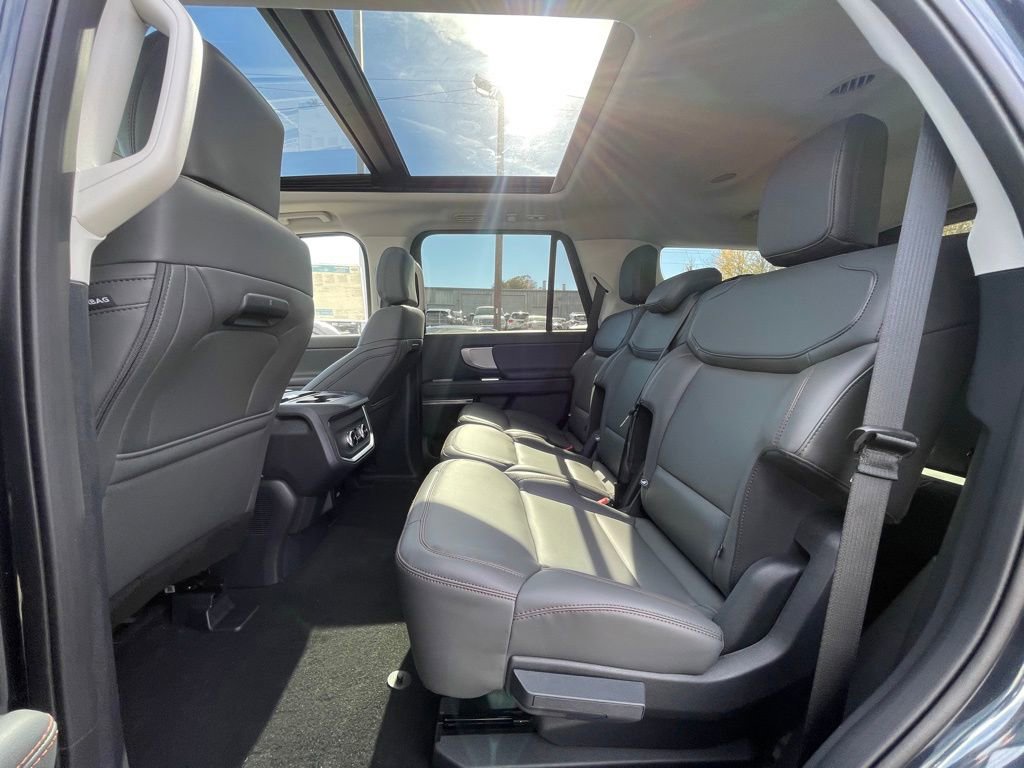 New 2025 Ford Expedition Active image 18