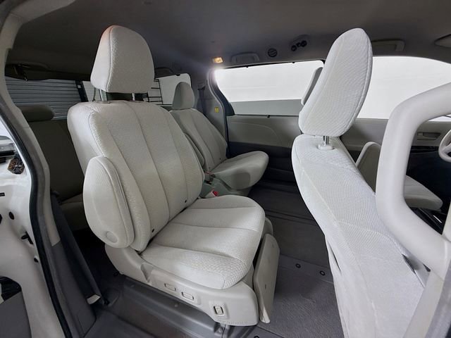 Used 2011 Toyota Sienna LE image 27
