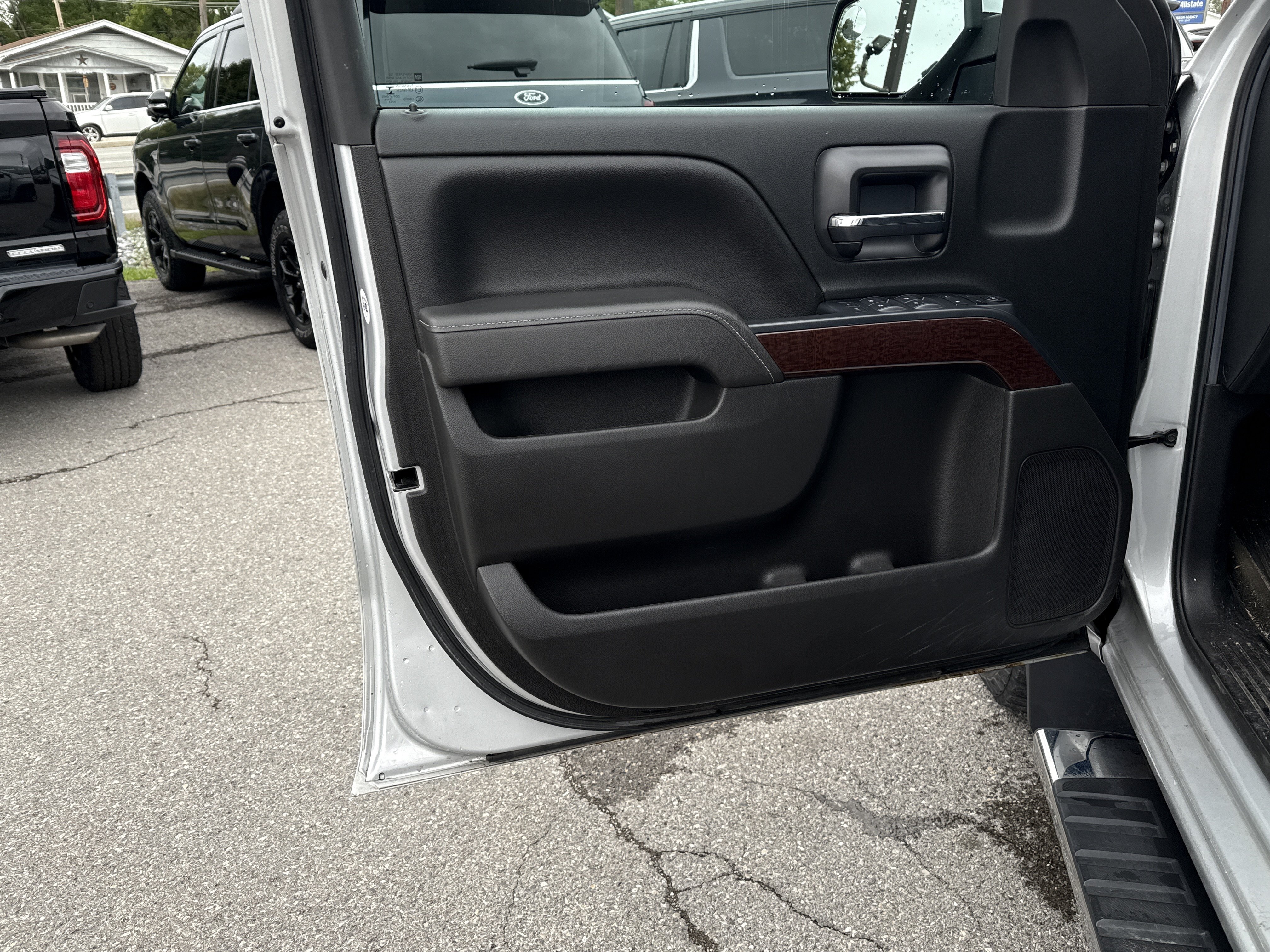 Used 2017 GMC Sierra 1500 SLE w/ SLE Value Package AWD/4WD image 16