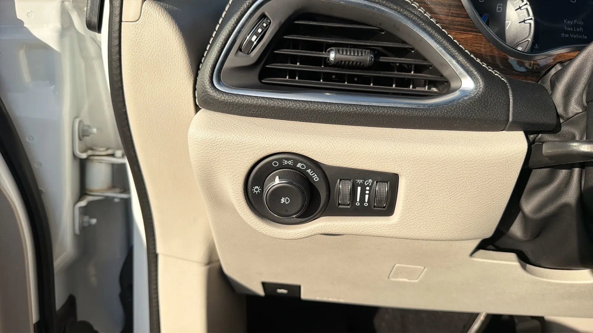 Used 2022 Chrysler Pacifica Limited image 85