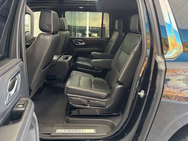 Used 2023 Chevrolet Suburban Premier AWD/4WD image 36