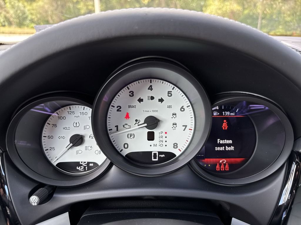 New 2026 Porsche Macan image 19