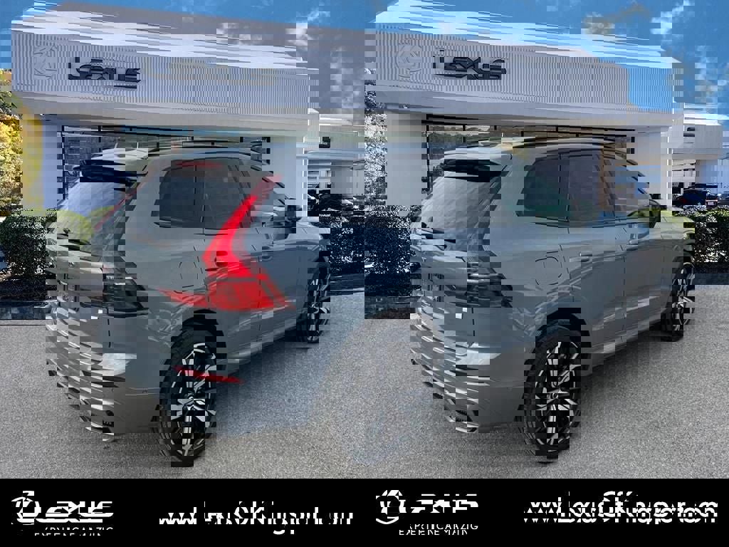 Used 2022 Volvo XC60 T8 R-Design w/ Advanced Package image 5