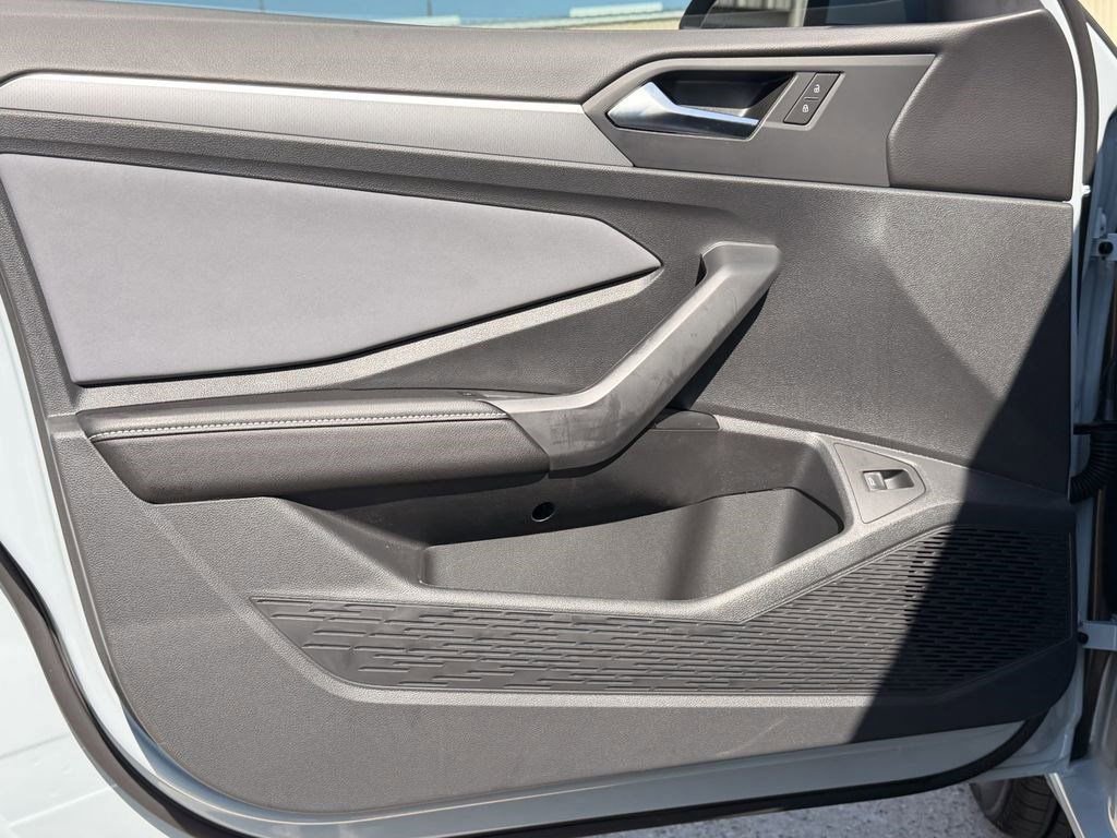 New 2026 Volkswagen Jetta SE FWD image 9