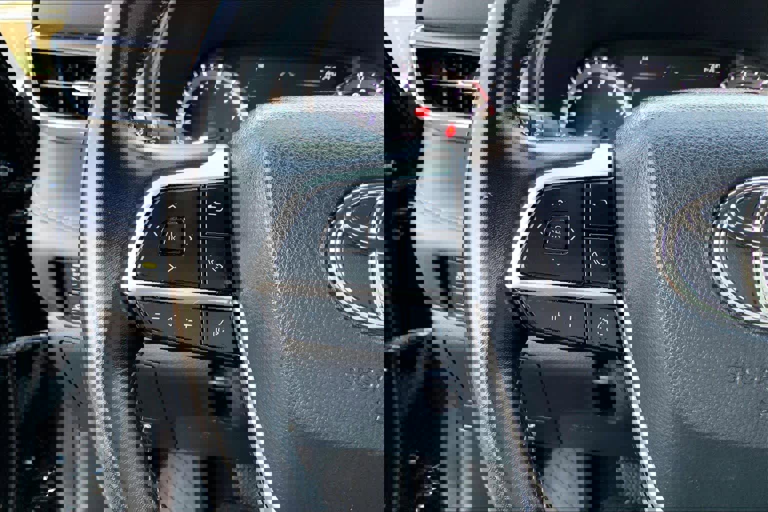 Used 2023 Toyota Highlander LE image 22