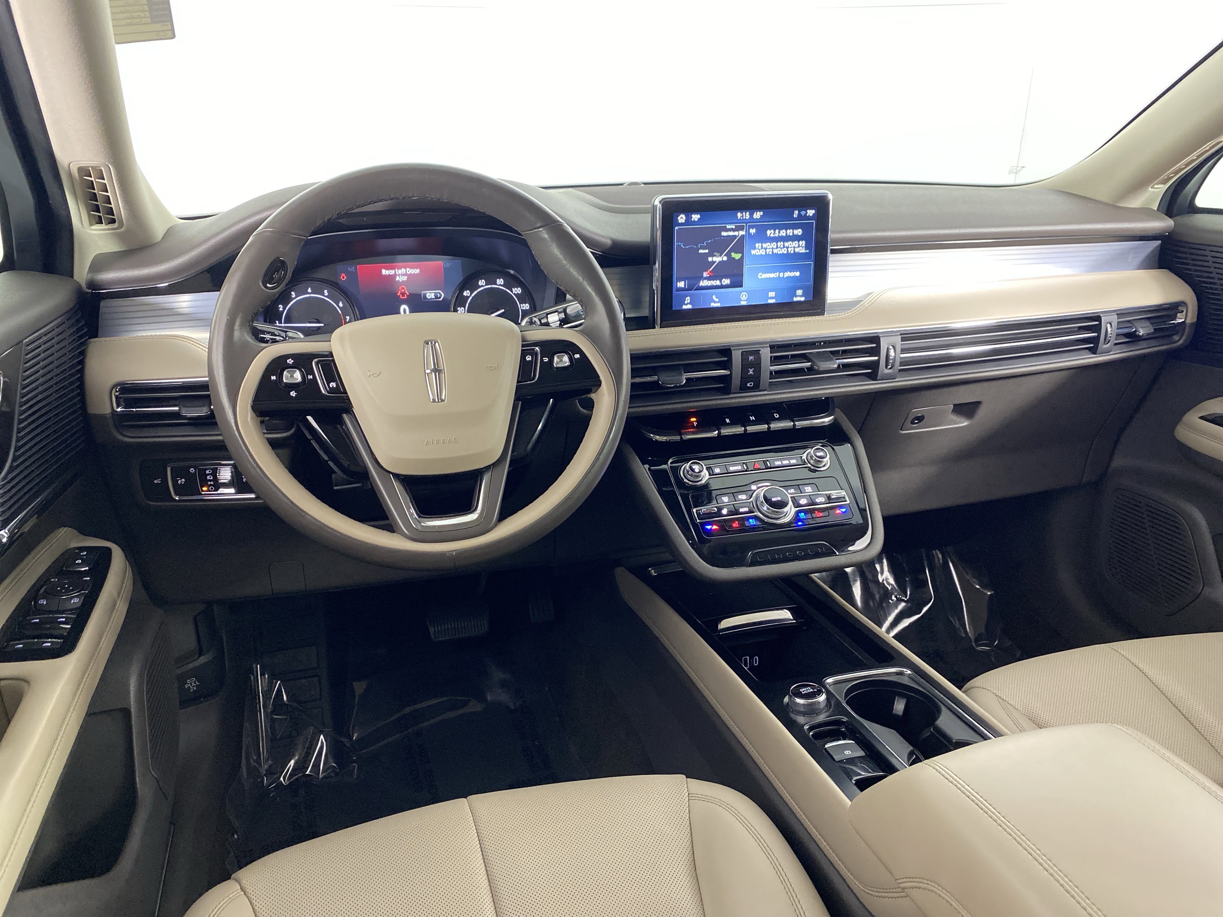 Used 2021 Lincoln Corsair AWD w/ Equipment Group 101A image 18