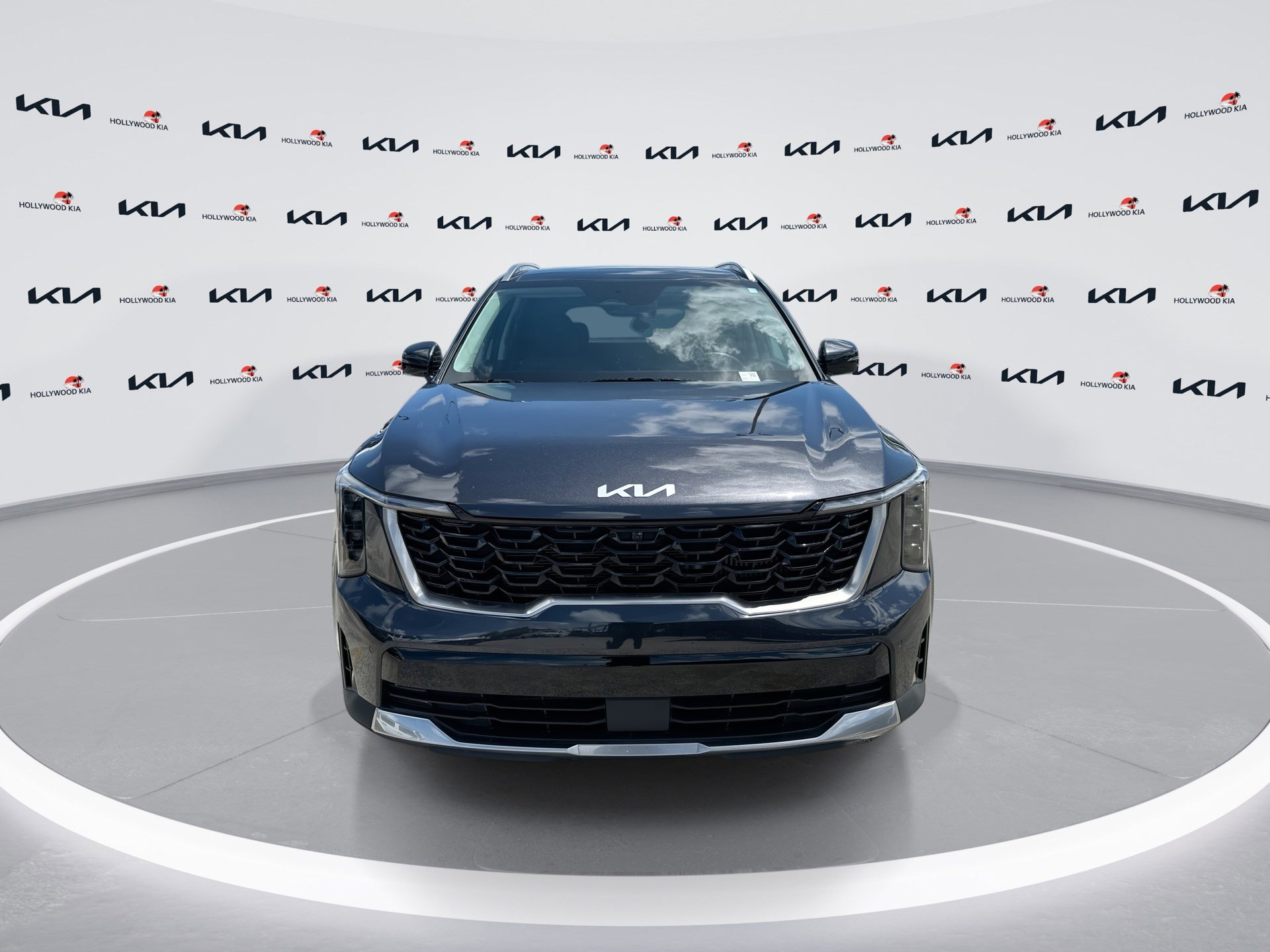 Certified 2025 Kia Sorento SX FWD image 3
