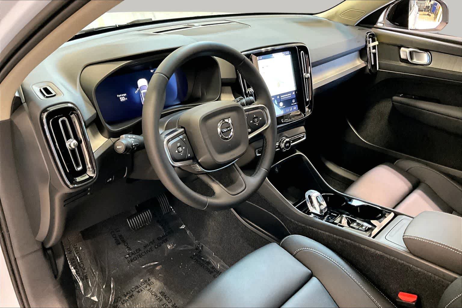 New 2026 Volvo XC40 B5 Plus w/ Protection Package Premier AWD/4WD image 9