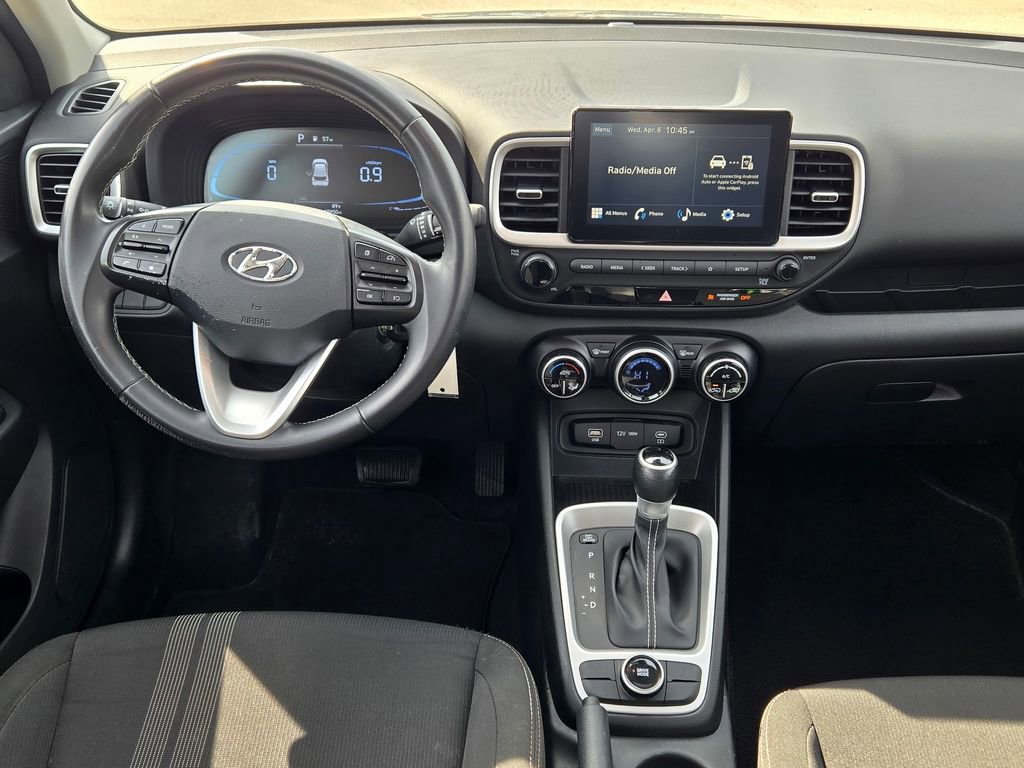 Used 2023 Hyundai Venue SEL image 25