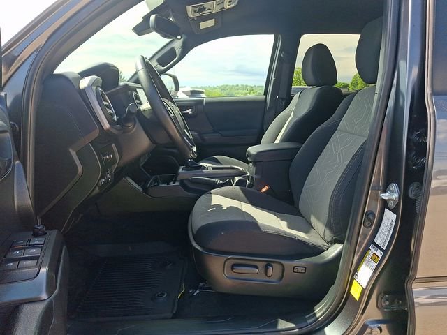 Used 2022 Toyota Tacoma TRD Off-Road w/ Technology Package AWD/4WD image 14