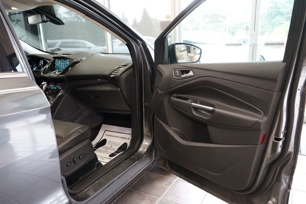 Used 2016 Ford Escape Titanium AWD/4WD image 39