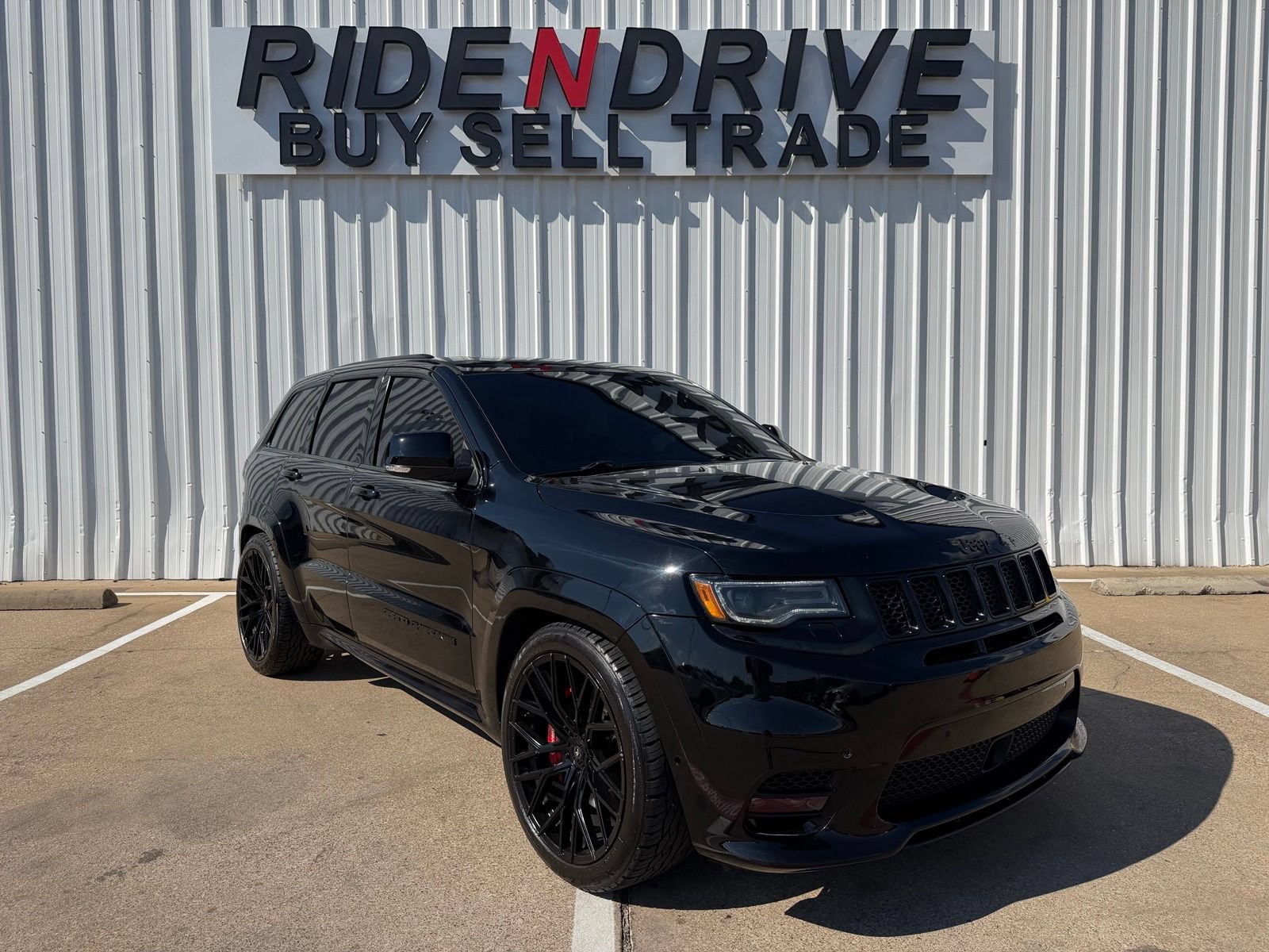 Used 2019 Jeep Grand Cherokee SRT w/ Trailer Tow Group IV AWD/4WD image 9