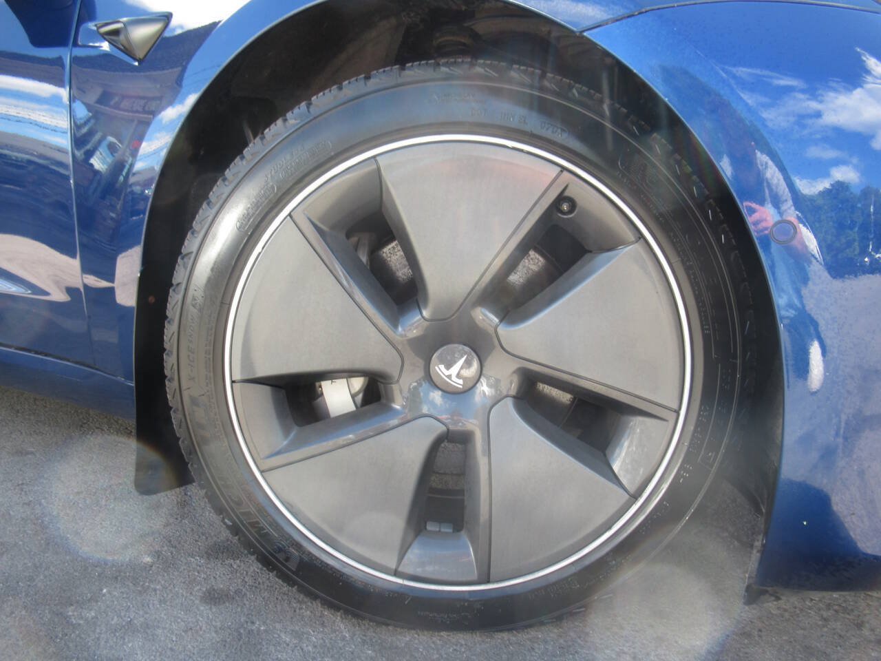 Used 2021 Tesla Model 3 Standard Range Plus RWD image 2