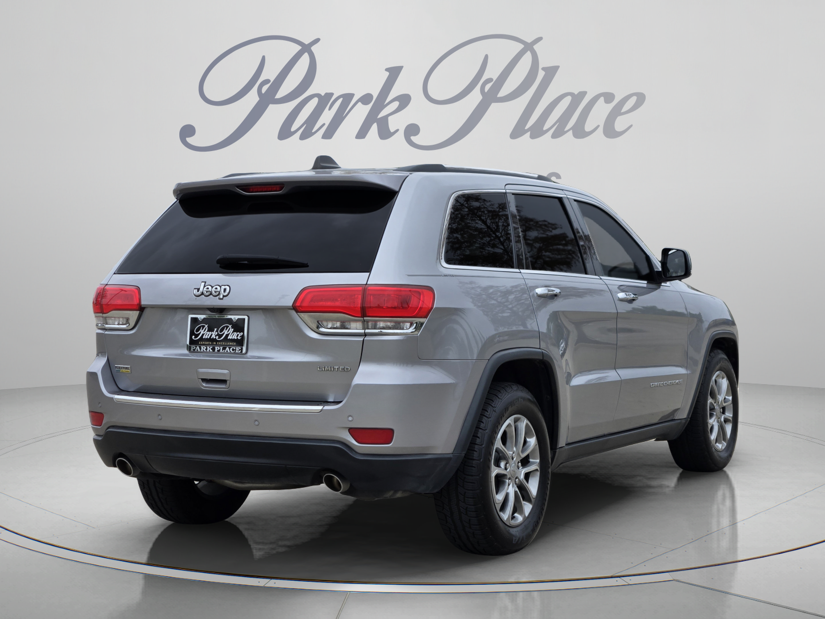 Used 2014 Jeep Grand Cherokee Limited w/ Luxury Group II RWD image 4