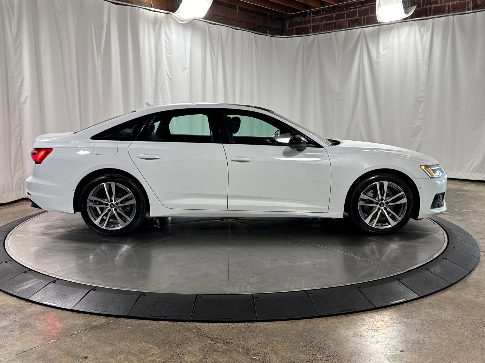 Used 2021 Audi A6 Premium Plus w/ Premium Plus Package AWD/4WD image 9
