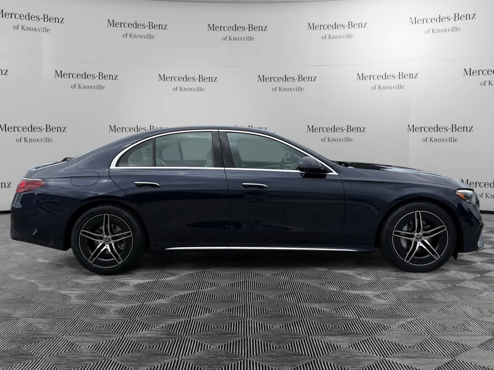 Used 2026 Mercedes-Benz E 350 4MATIC Sedan image 6
