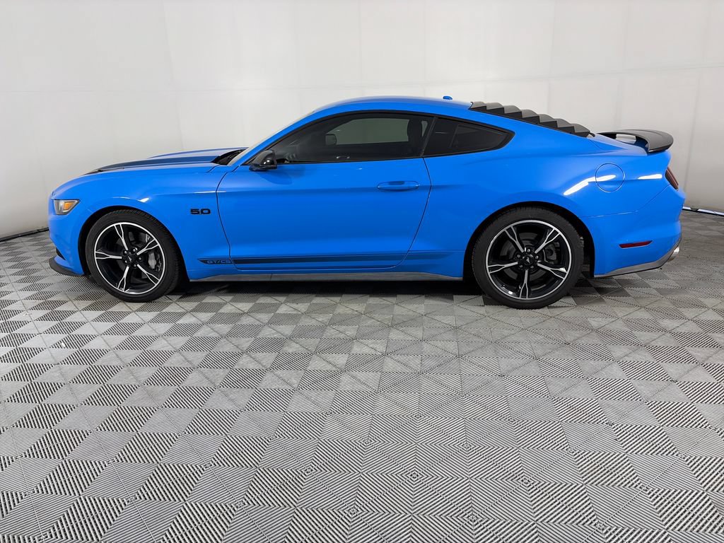 Used 2017 Ford Mustang GT Premium RWD image 4