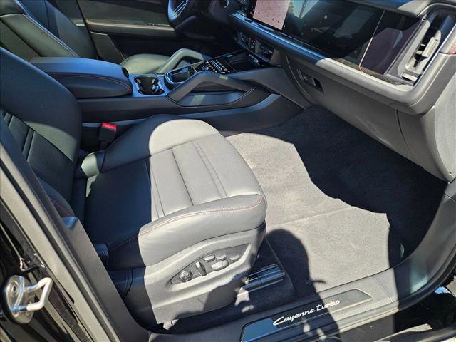 Used 2024 Porsche Cayenne Turbo image 21