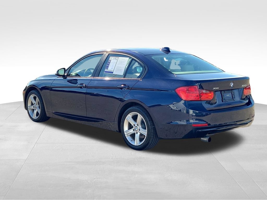 Used 2015 BMW 320i xDrive Sedan AWD/4WD image 4