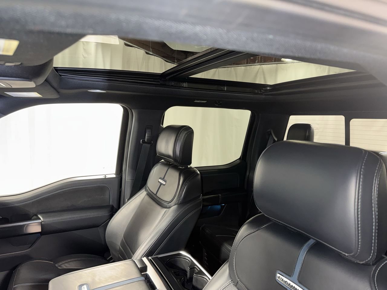 Used 2024 Ford F150 Platinum w/ FX4 Off-Road Package image 31