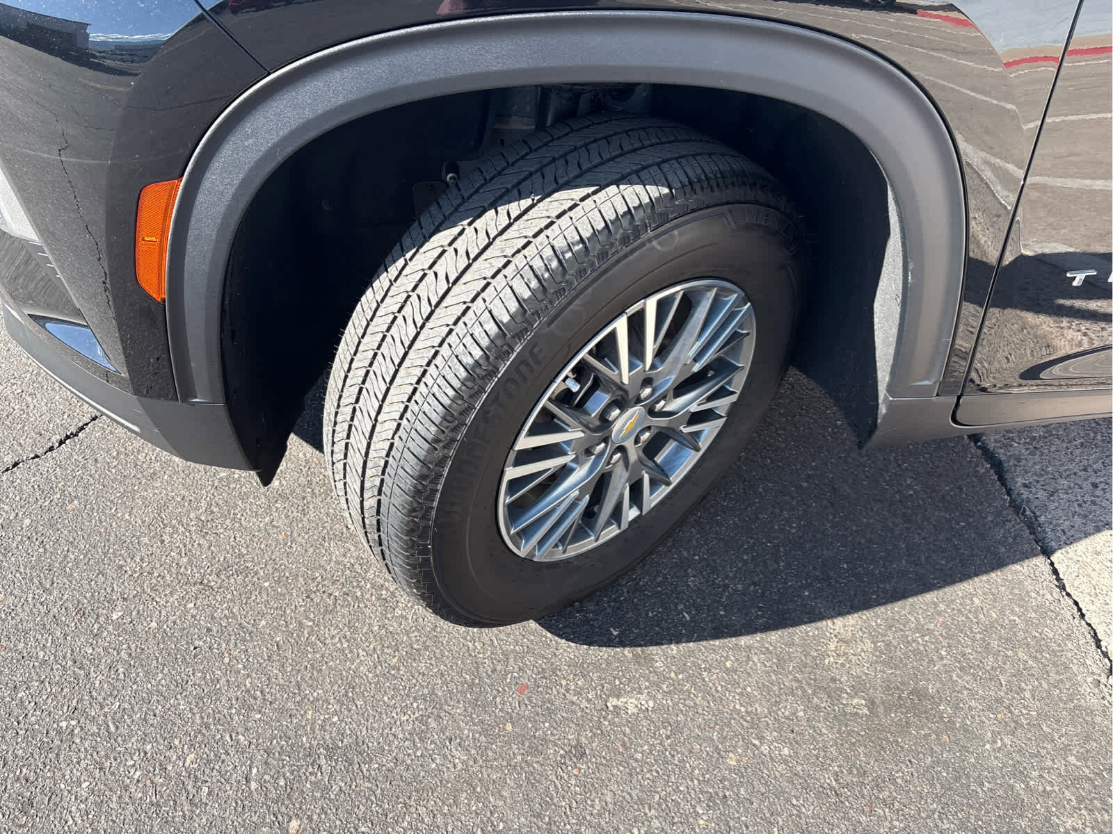 Used 2025 Chevrolet Traverse LT w/ Driver Confidence Package image 33