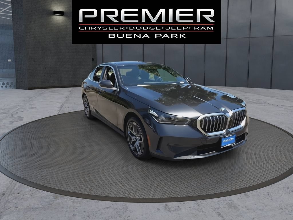 Used 2026 BMW 530i RWD image 2