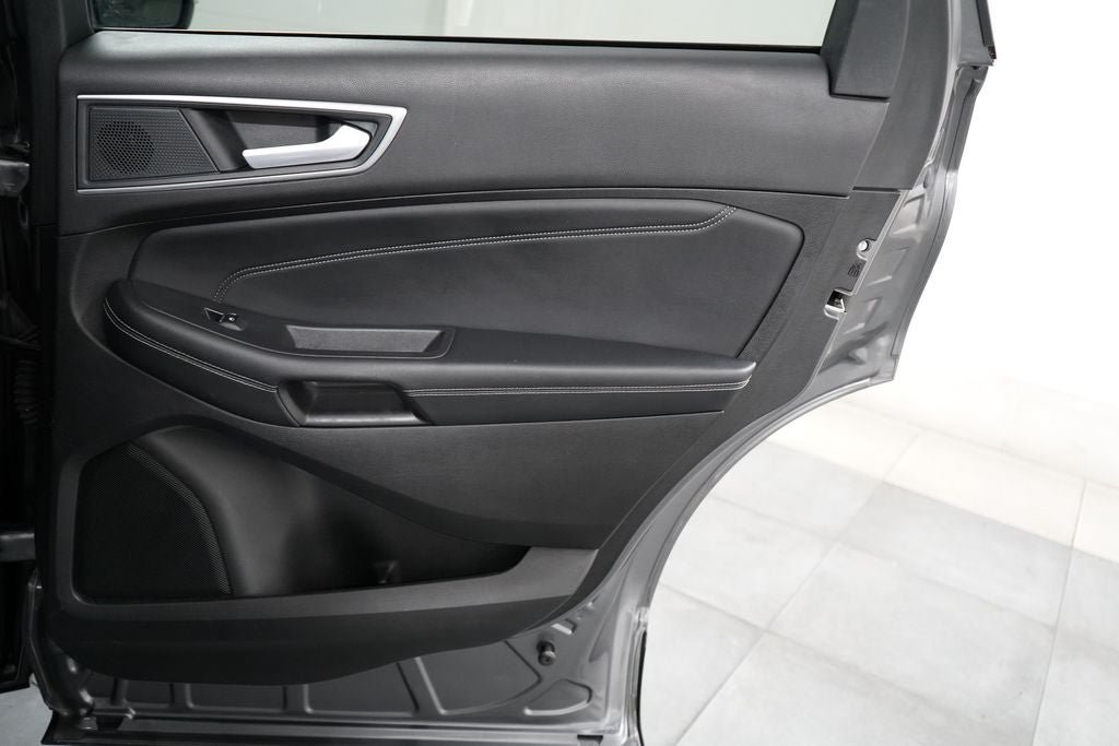 Certified 2024 Ford Edge Titanium AWD/4WD image 25