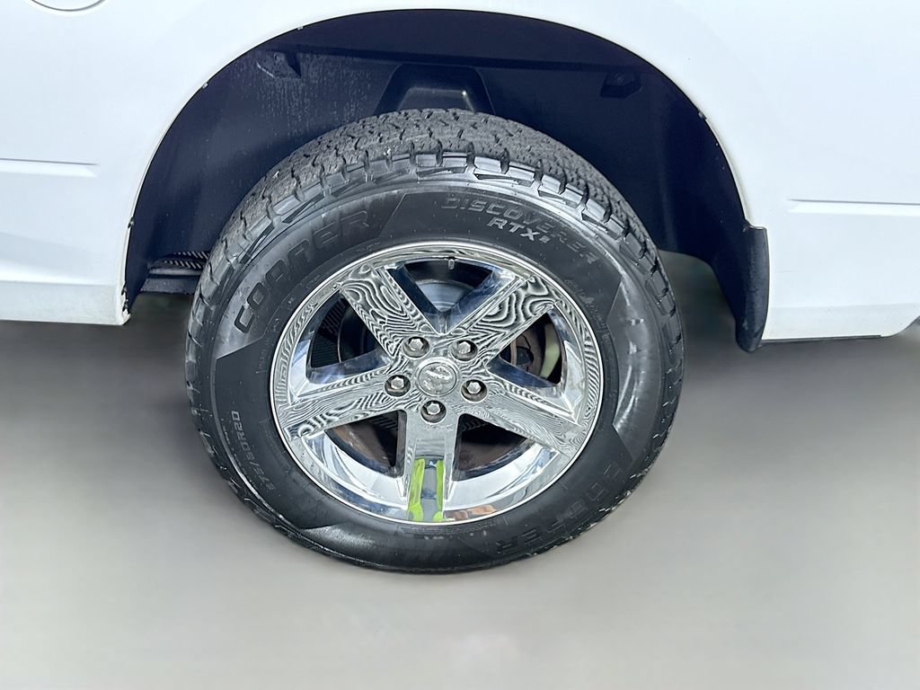 Used 2017 RAM 1500 Express AWD/4WD image 32