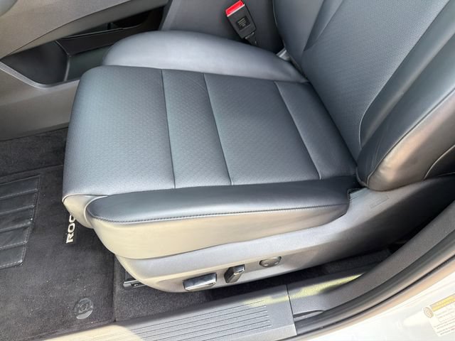 Used 2024 Nissan Rogue SV w/ SV Premium Package AWD/4WD image 21