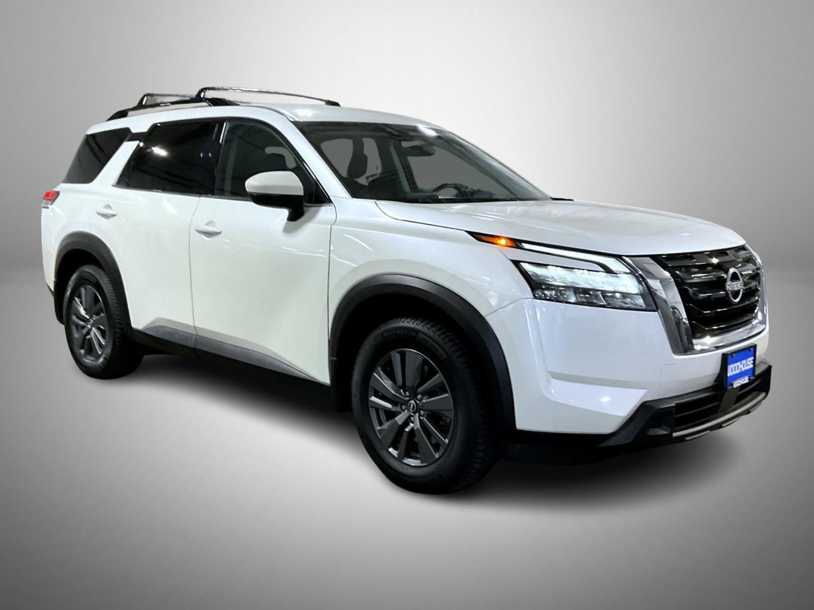 Used 2024 Nissan Pathfinder SV w/ Lighting Package (N92) image 3