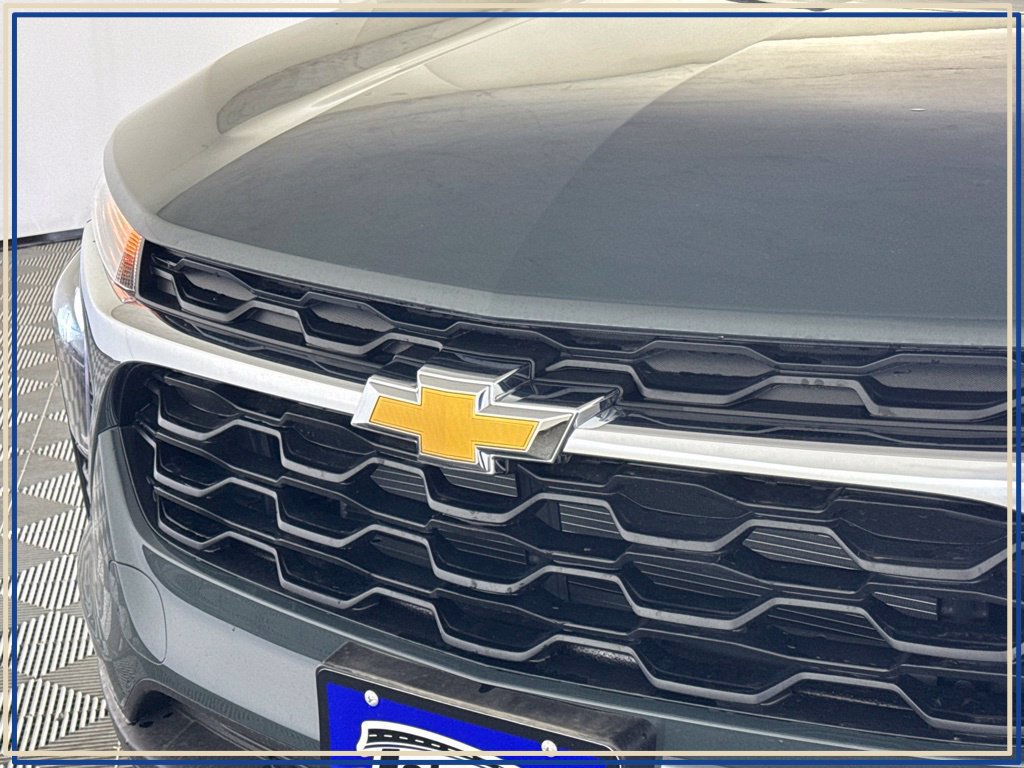 New 2026 Chevrolet Trax LS w/ LS Convenience Package FWD image 32