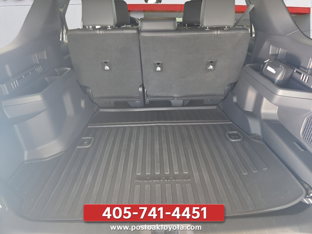 Used 2025 Toyota 4Runner Limited w/ Tow Technology Package AWD/4WD image 23