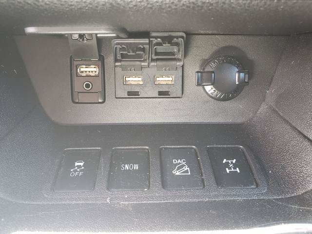 Used 2019 Toyota Highlander XLE AWD/4WD image 24