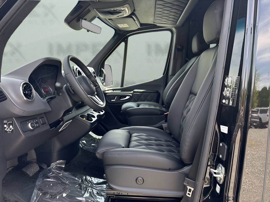 Used 2024 Mercedes-Benz Sprinter 3500 image 8
