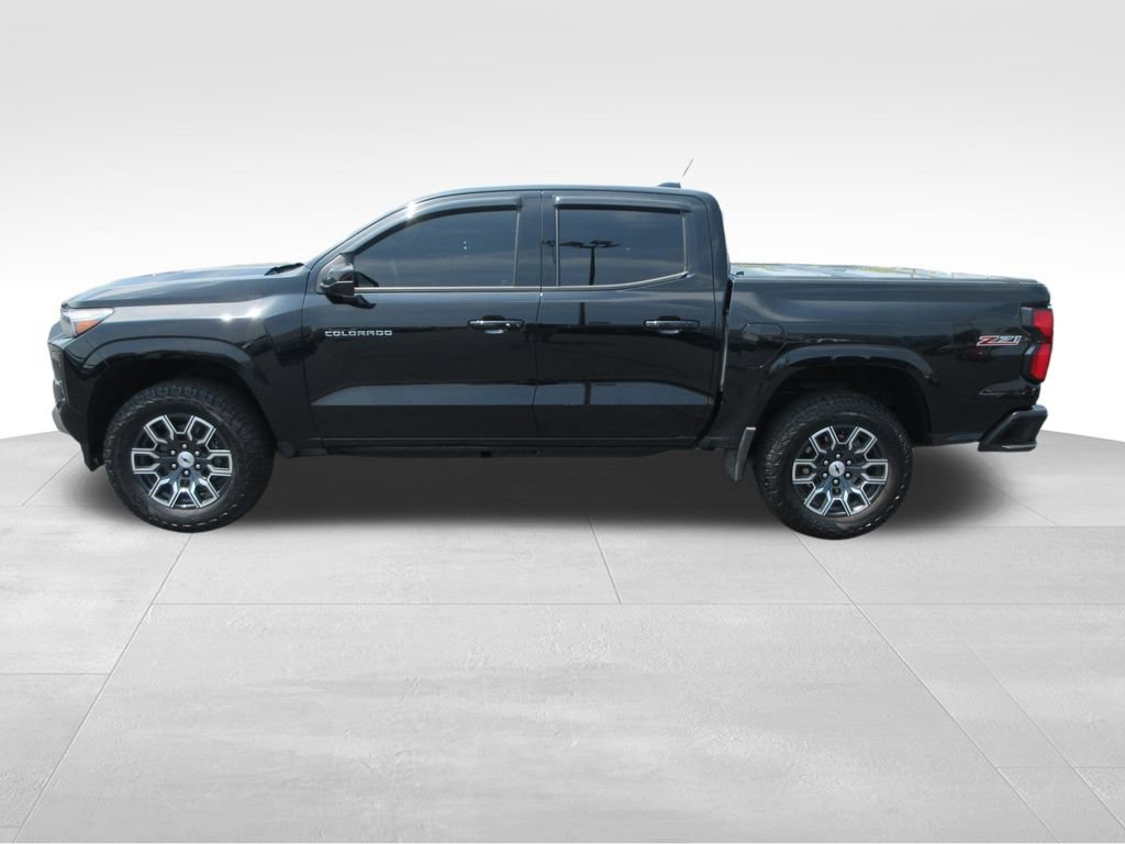 Certified 2023 Chevrolet Colorado Z71 w/ Z71 Convenience Package 2 AWD/4WD image 2