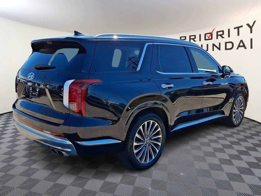 Used 2024 Hyundai Palisade Calligraphy image 4