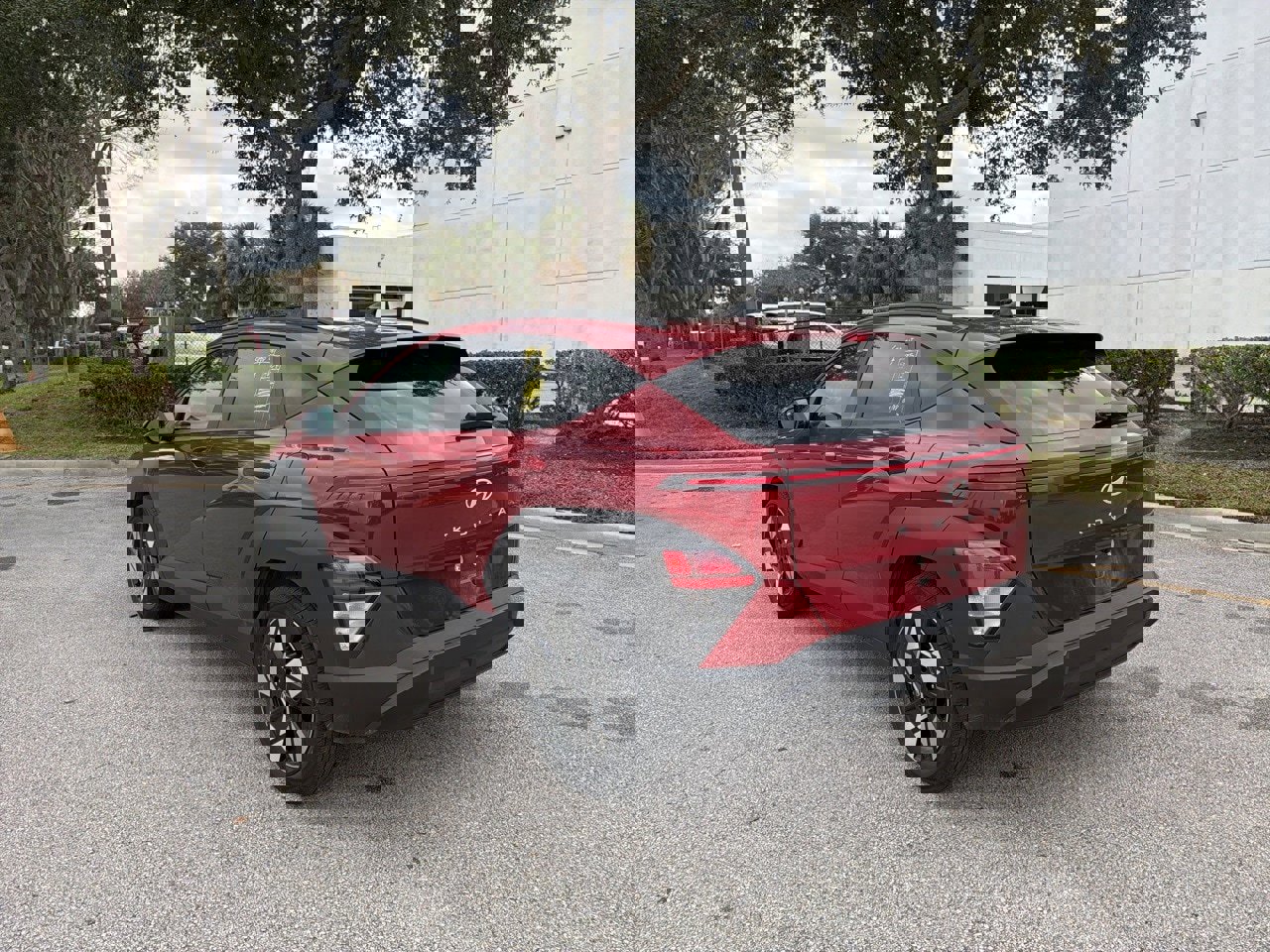 Used 2025 Hyundai Kona SEL image 3