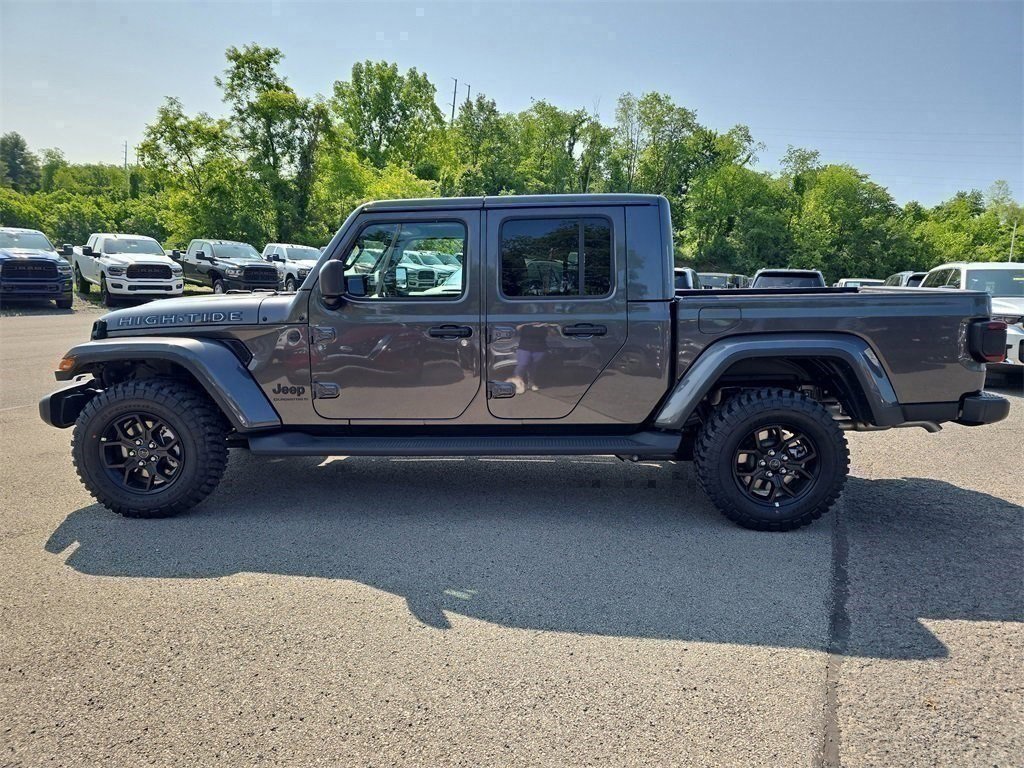 New 2025 Jeep Gladiator Sport image 7
