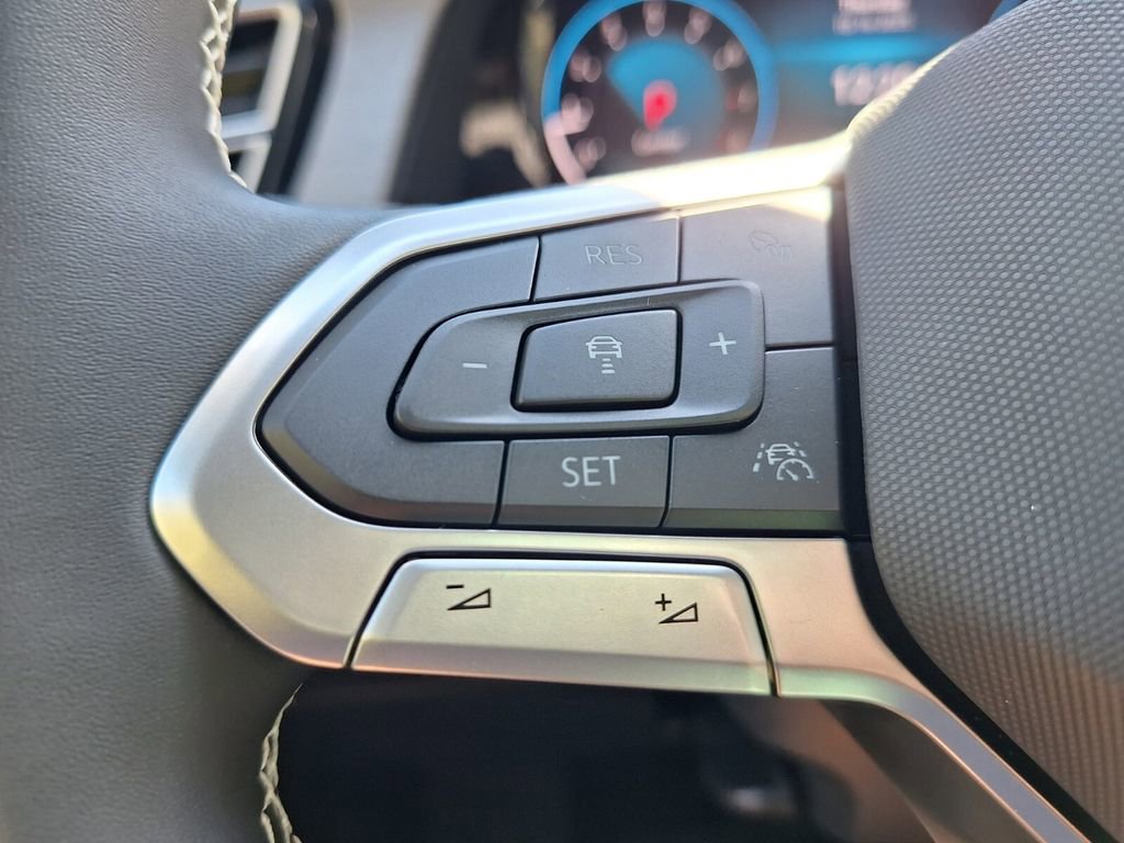 New 2026 Volkswagen Atlas Cross Sport SE image 13