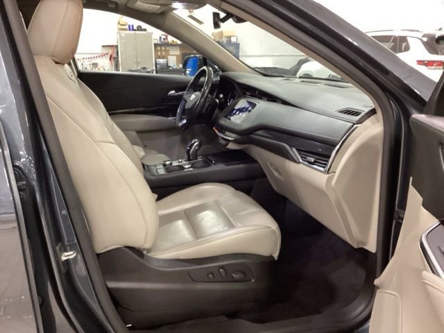 Used 2019 Cadillac XT4 Premium Luxury w/ Cold Weather Package image 16