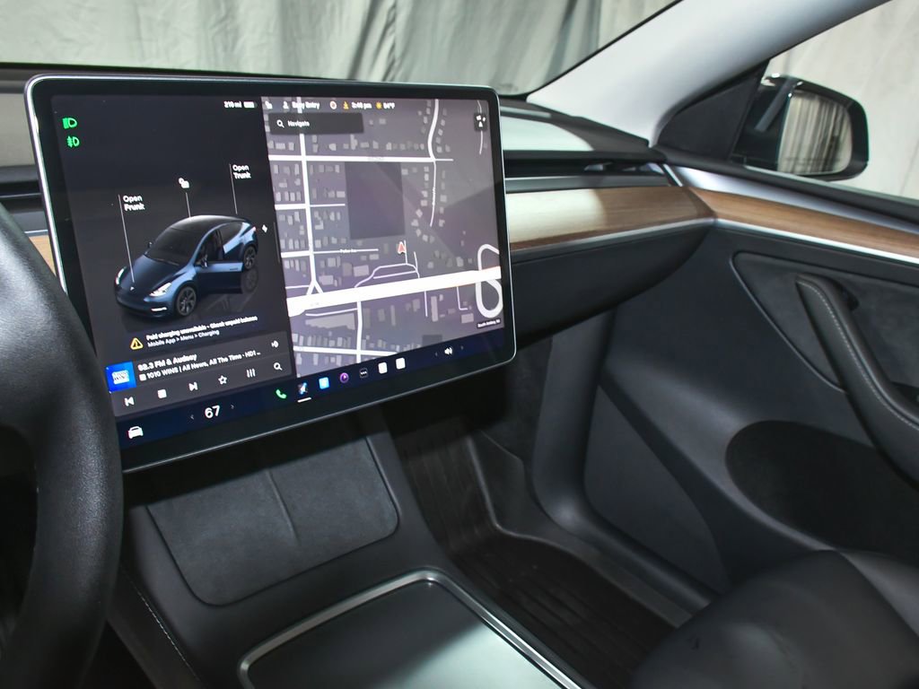 Used 2025 Tesla Model Y Long Range AWD/4WD image 40