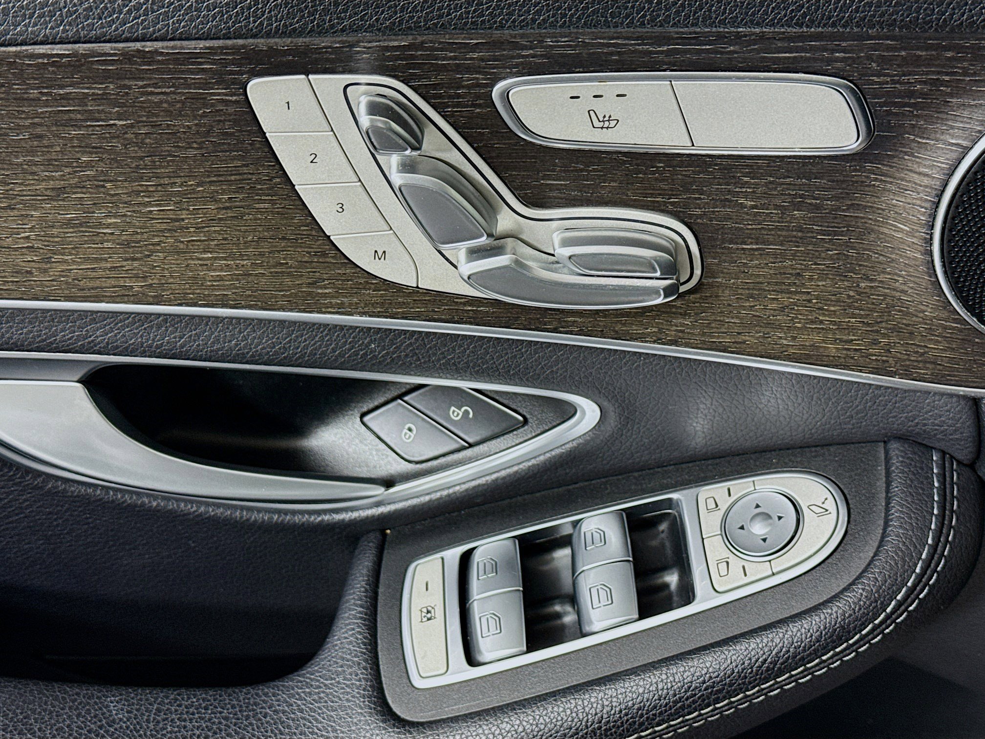 Used 2020 Mercedes-Benz C 300 Sedan image 24