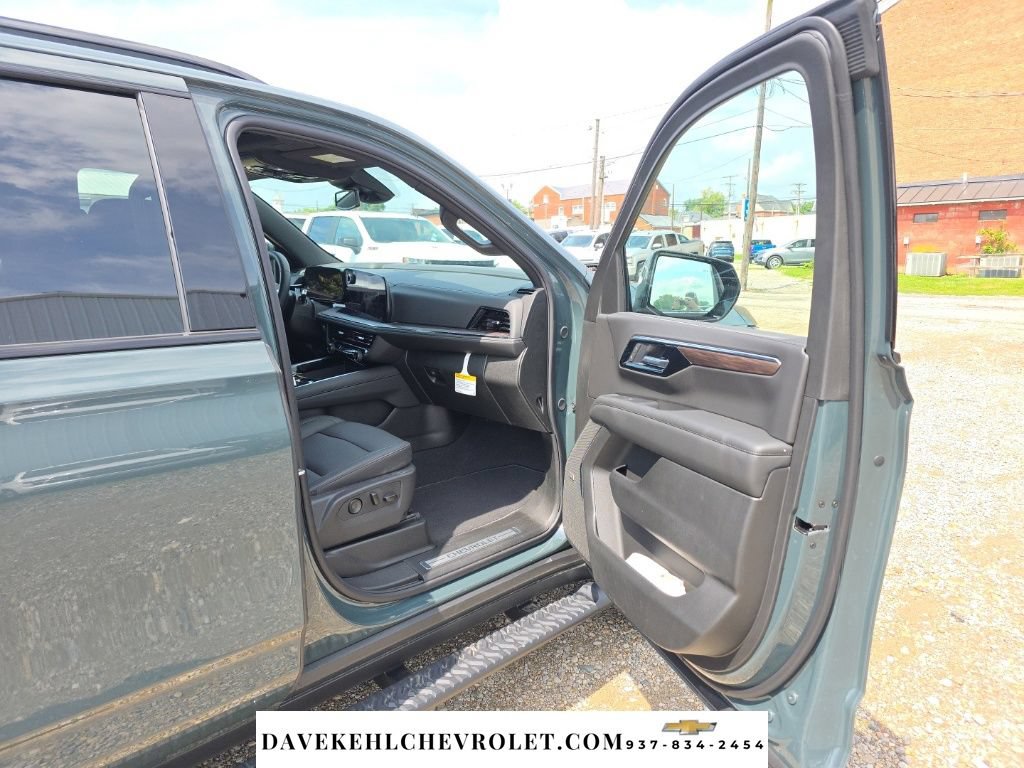 Used 2026 Chevrolet Suburban Z71 w/ Comfort Package AWD/4WD image 28