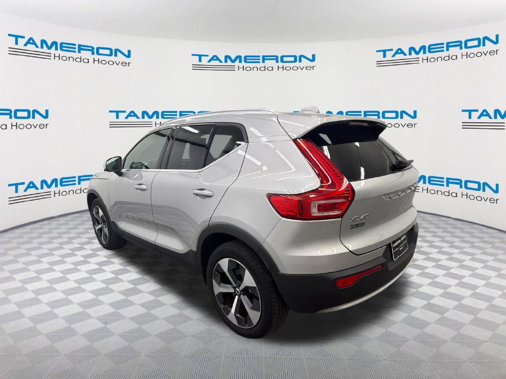 Used 2023 Volvo XC40 B5 Ultimate AWD/4WD image 3