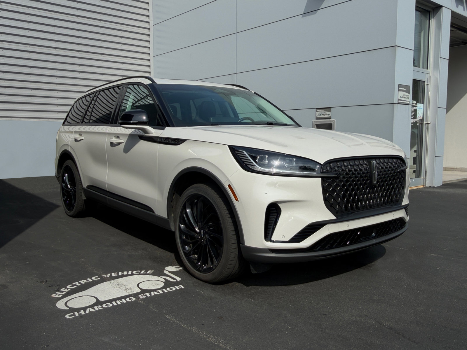 Used 2025 Lincoln Aviator Reserve w/ Equipment Group 201A AWD/4WD image 7