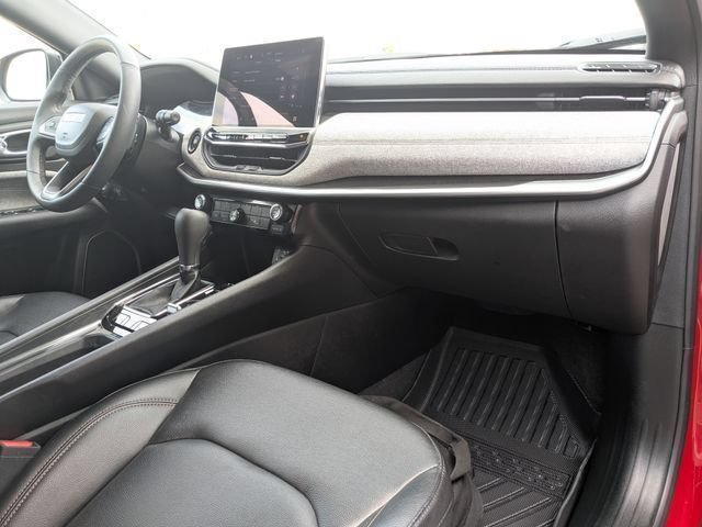 Used 2024 Jeep Compass Latitude AWD/4WD image 6