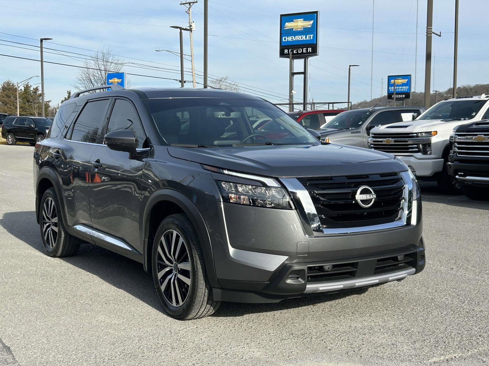 Used 2025 Nissan Pathfinder Platinum w/ Cargo Package image 1
