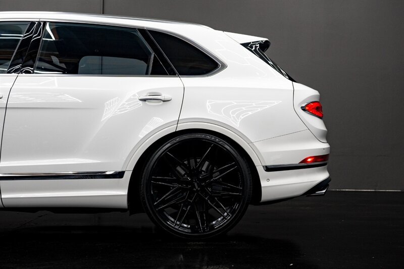 Used 2024 Bentley Bentayga AWD/4WD image 6