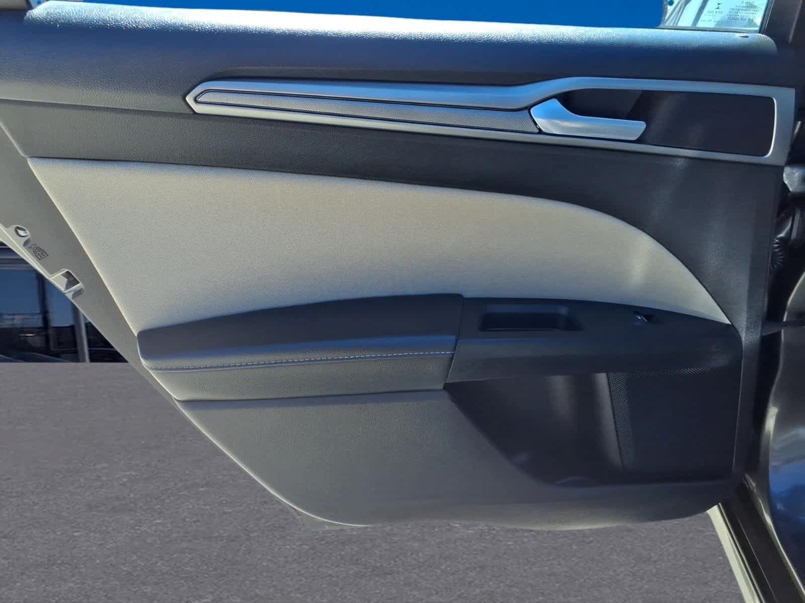 Used 2018 Ford Fusion S FWD image 11